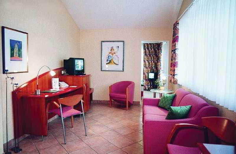 Hotel Mado Кельн Номер фото